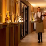 Radisson Blu Hotel, Centre 4*