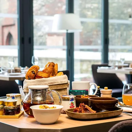 Hotel Radisson Blu Hotel, Centre 4*