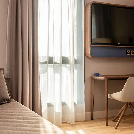 Radisson Blu Hotel, Centre Ξενοδοχείο 4*