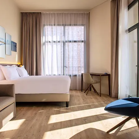 Radisson Blu Hotel, Centre روان