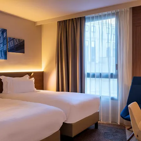 Hotel Radisson Blu Hotel, Centre 4*