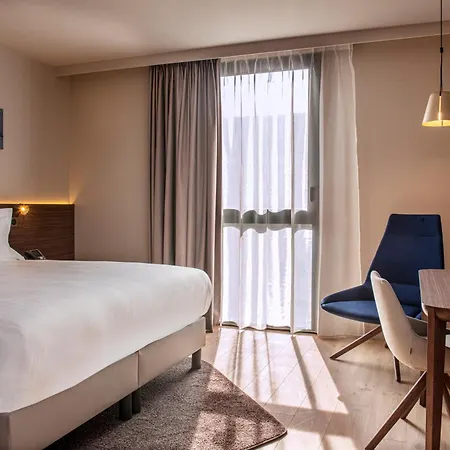 מלון Radisson Blu Hotel, Centre רואן