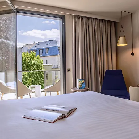 Radisson Blu Hotel, Centre 4* רואן