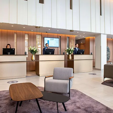 Radisson Blu Hotel, Centre 4*