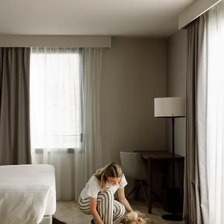 Radisson Blu Hotel, Centre Hotel 4*