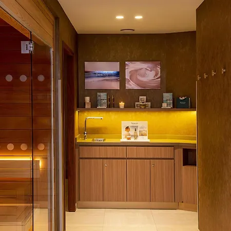 Ξενοδοχείο Radisson Blu Hotel, Centre 4*