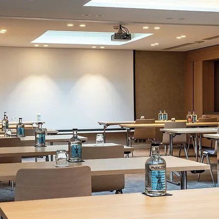 Radisson Blu Hotel, Centre Hotel 4*