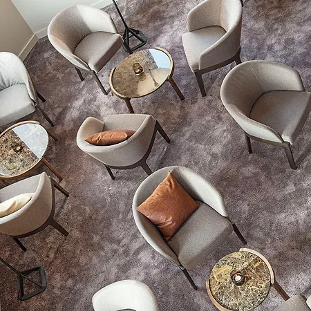 Radisson Blu Hotel, Centre 4*