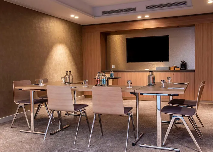 Radisson Blu Hotel, Centre Ξενοδοχείο 4*