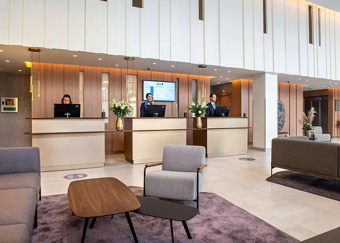 Radisson Blu Hotel, Centre 4*