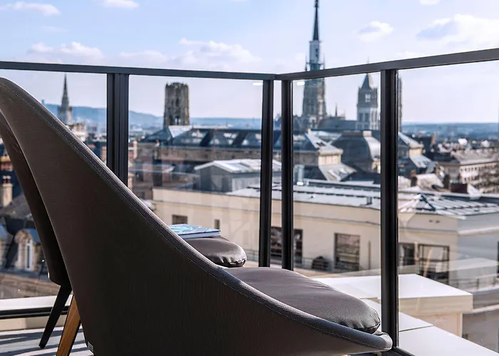 Radisson Blu Hotel, Centre 4*